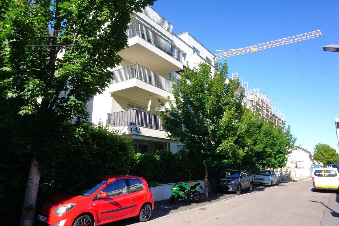 Moderne und lichtdurchflutete 3-Zimmer-Wohnung mit Sonnenbalkon und Tiefgaragenstellplatz – 74080 Heilbronn – Vorschaubild 3
