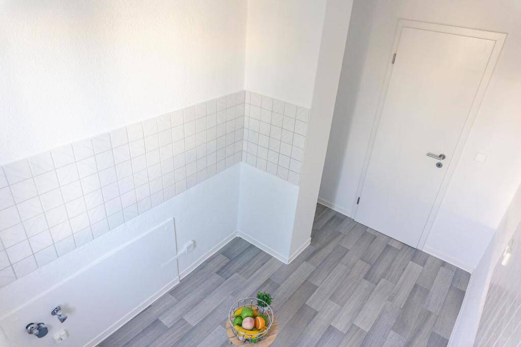 NEU sanierte Balkonwohnung in attraktiver Wohnlage – Chemnitz – Vorschaubild 3