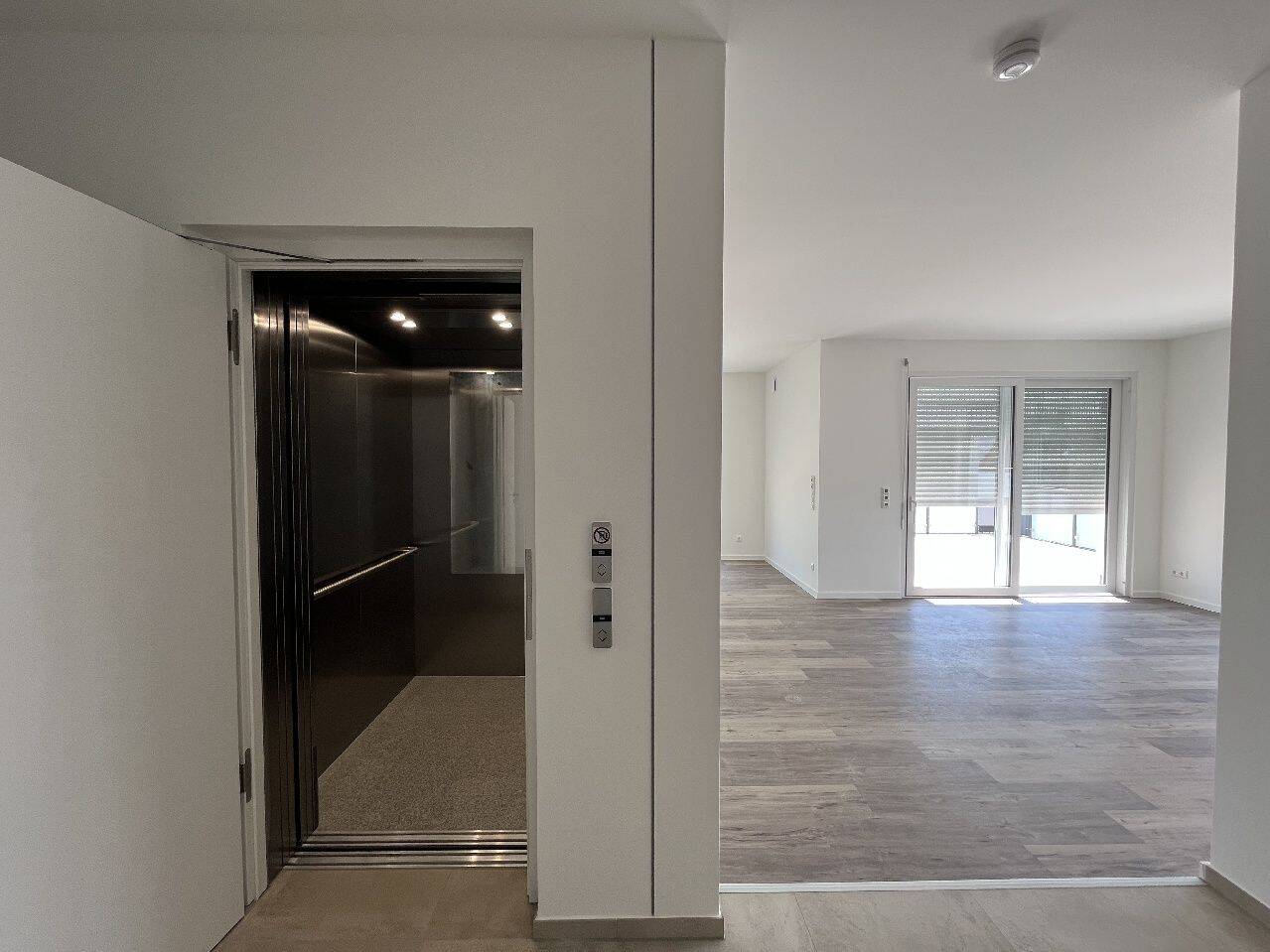 Erstbezug: Neubau Pethouse-Wohnung mit Auzug bis in die Wohnung und beeindruckender Dachterrasse! – 33106 Paderborn – Vorschaubild 3