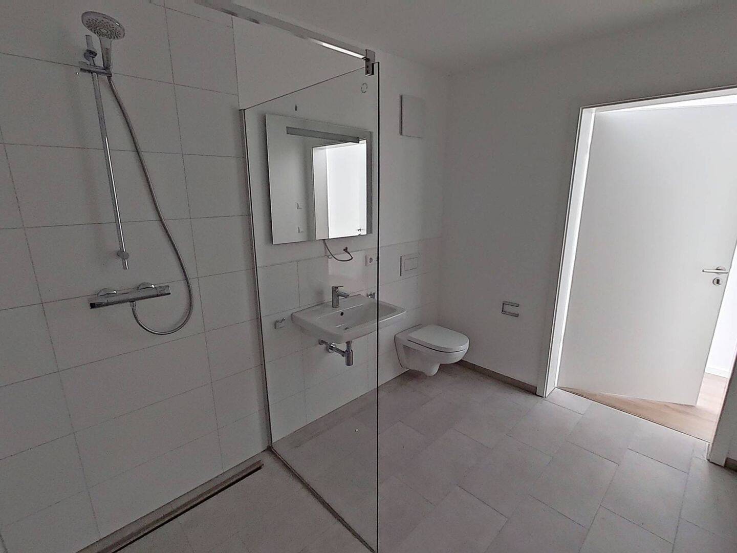 Wundervolle 2-Zimmer-Wohnung mit Terrasse und moderner Einbauküche – 73312 Geislingen an der Steige – Vorschaubild 4