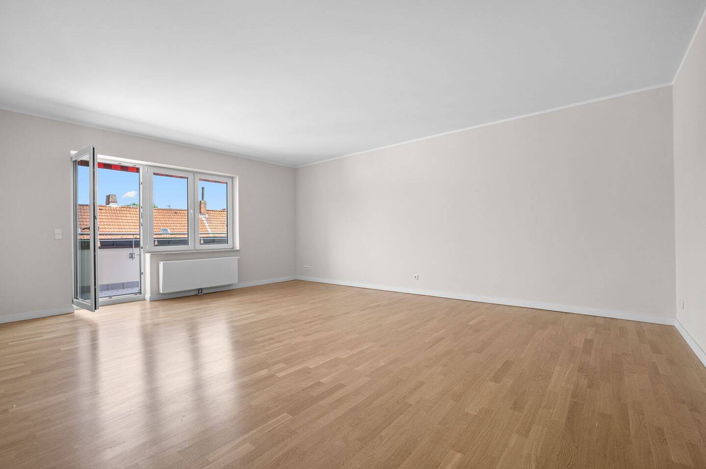 Großzügige 5-Zimmer-Wohnung mit modernem Wohngefühl, Energieeffizienzklasse A & Ausbaumöglichkeit – 30159 Hannover – Vorschaubild 3