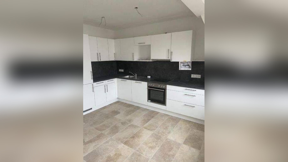 4 RW Maisonette mit EBK, Bad mit Wanne und Dusche, Gäste-WC und Fahrstuhl – 1139 Dresden – Vorschaubild 4