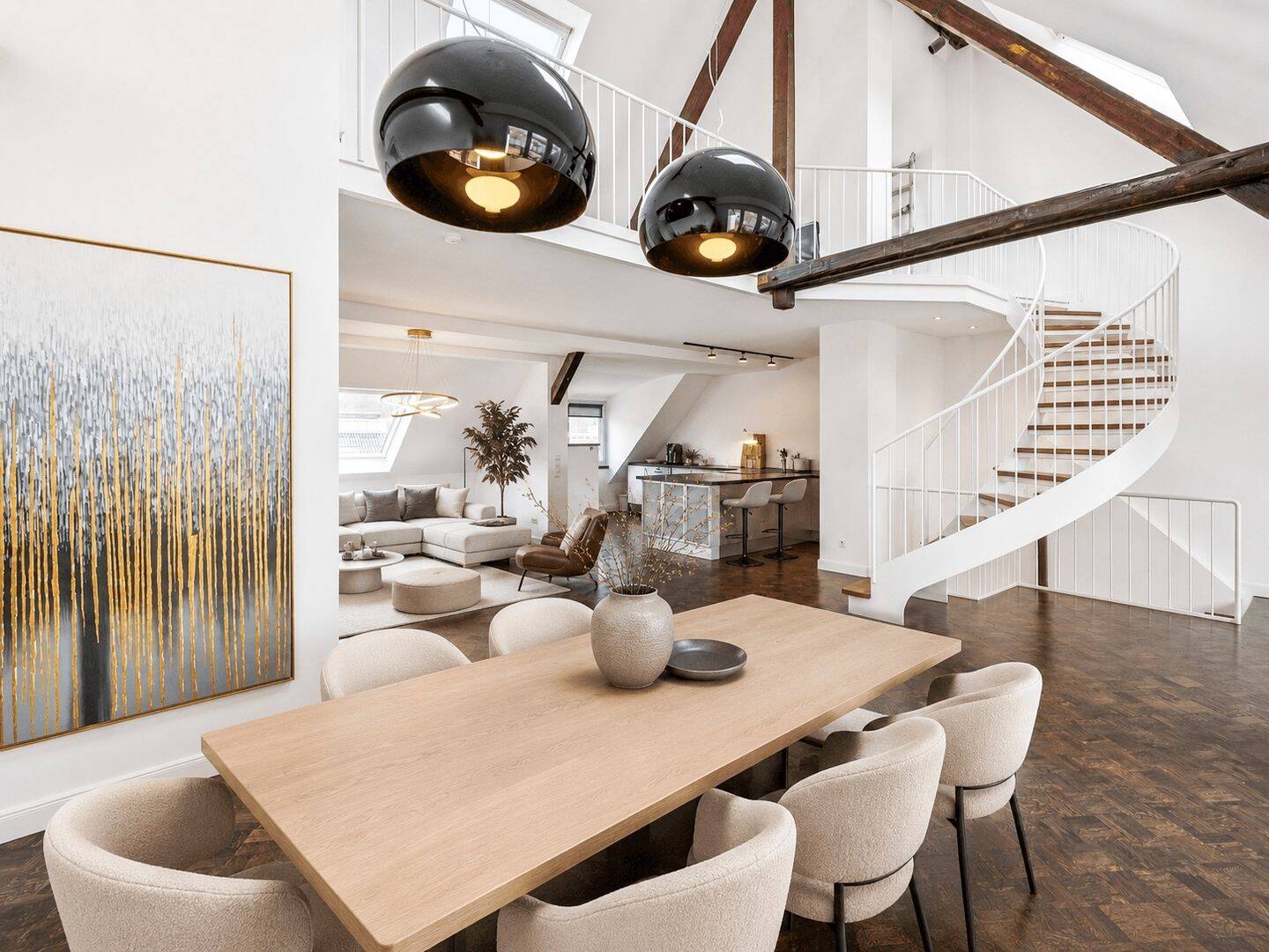 Zeitlose Eleganz über zwei Ebenen – Maisonette mit Dachterrasse und historischem Flair. – 40472 Düsseldorf – Vorschaubild 3