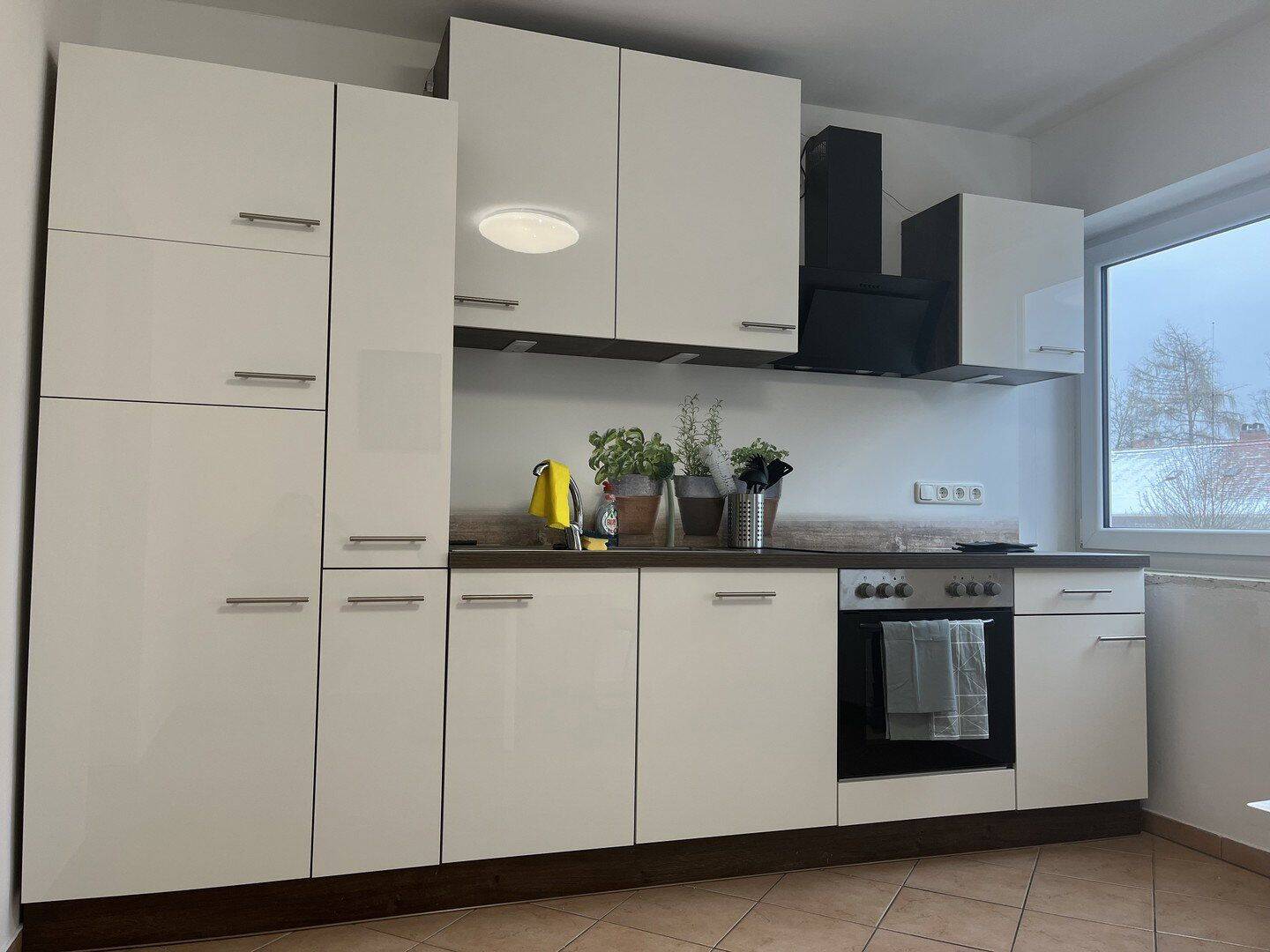 Voll möblierte, zentral und ruhig gelegene 2,5-Zi-Wohnung – München – Vorschaubild 3