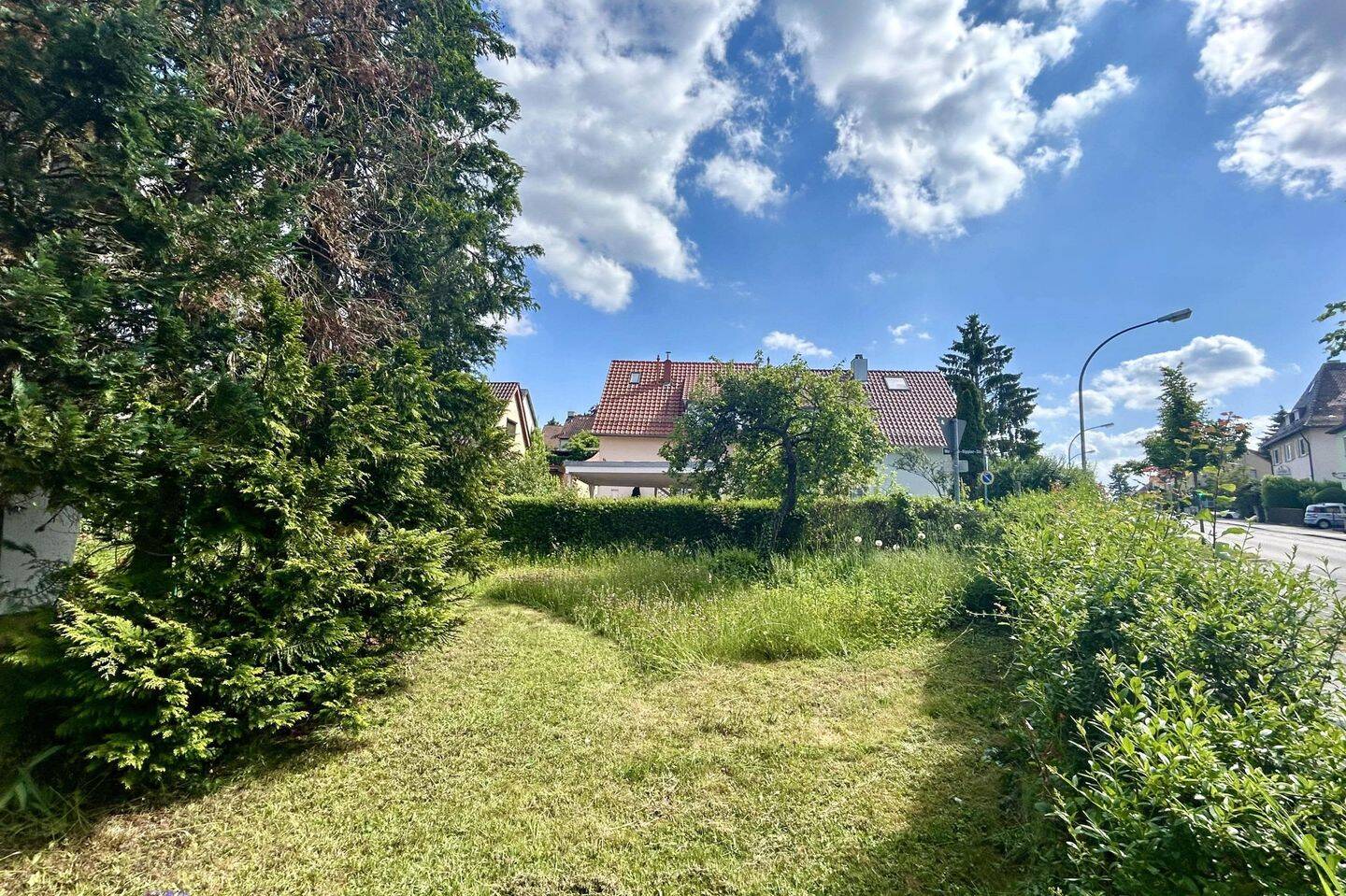 Kleine 3-Zi.-DHH mit Gartenhaus, sonniges & großzügiges Grundstück in zentraler Lage – 70499 Stuttgart – Vorschaubild 3