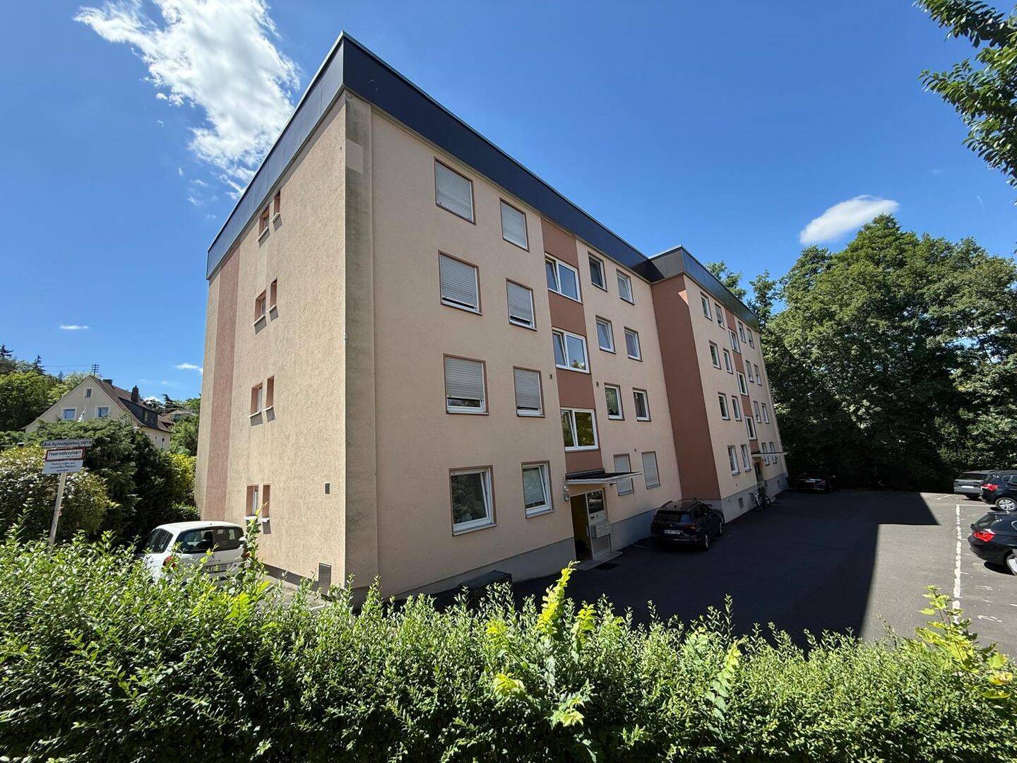 Charmante 3-Zimmer-Wohnung mit Balkon, Stellplatz und Kellerabteil in Würzburg – 97076 Würzburg – Vorschaubild 3