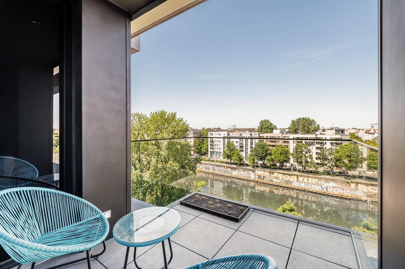 Jeden Tag Spreeblick – Exklusive 2-Zimmer-Wohnung mit Loggia & Tiefgaragenstellplatz – Berlin – Vorschaubild 3