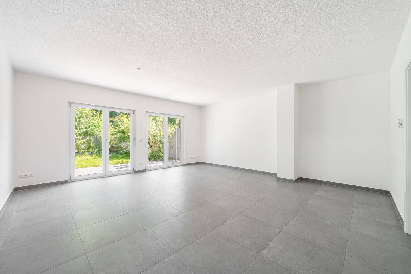AIGNER – Neuwertige Doppelhaushälfte in KfW55-Standard im idyllischen Waldtrudering – 81827 München – Vorschaubild 3