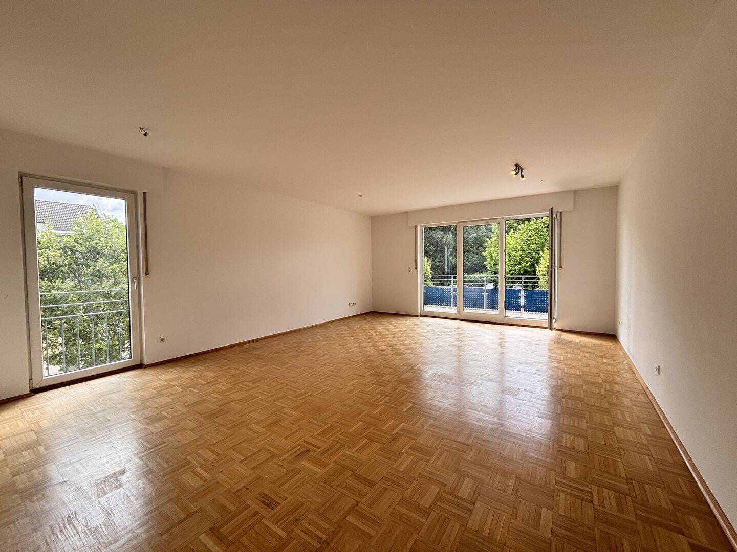 Attraktive 3-Zimmer-Wohnung mit Balkon in verkehrsgünstiger Lage – 40489 Düsseldorf – Vorschaubild 3