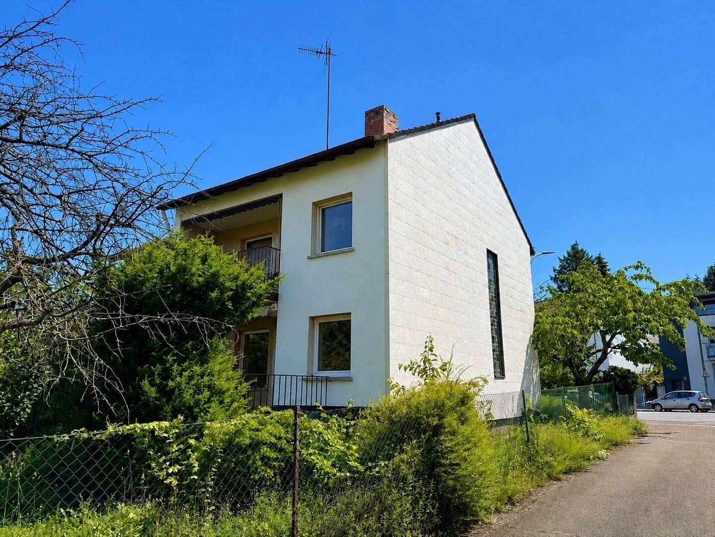 Viel Platz für die Familie! – Sanierungsbedürftiges Reihenendhaus inkl. Garage in OF-Buchhügel! – 63071 Offenbach am Main – Vorschaubild 3