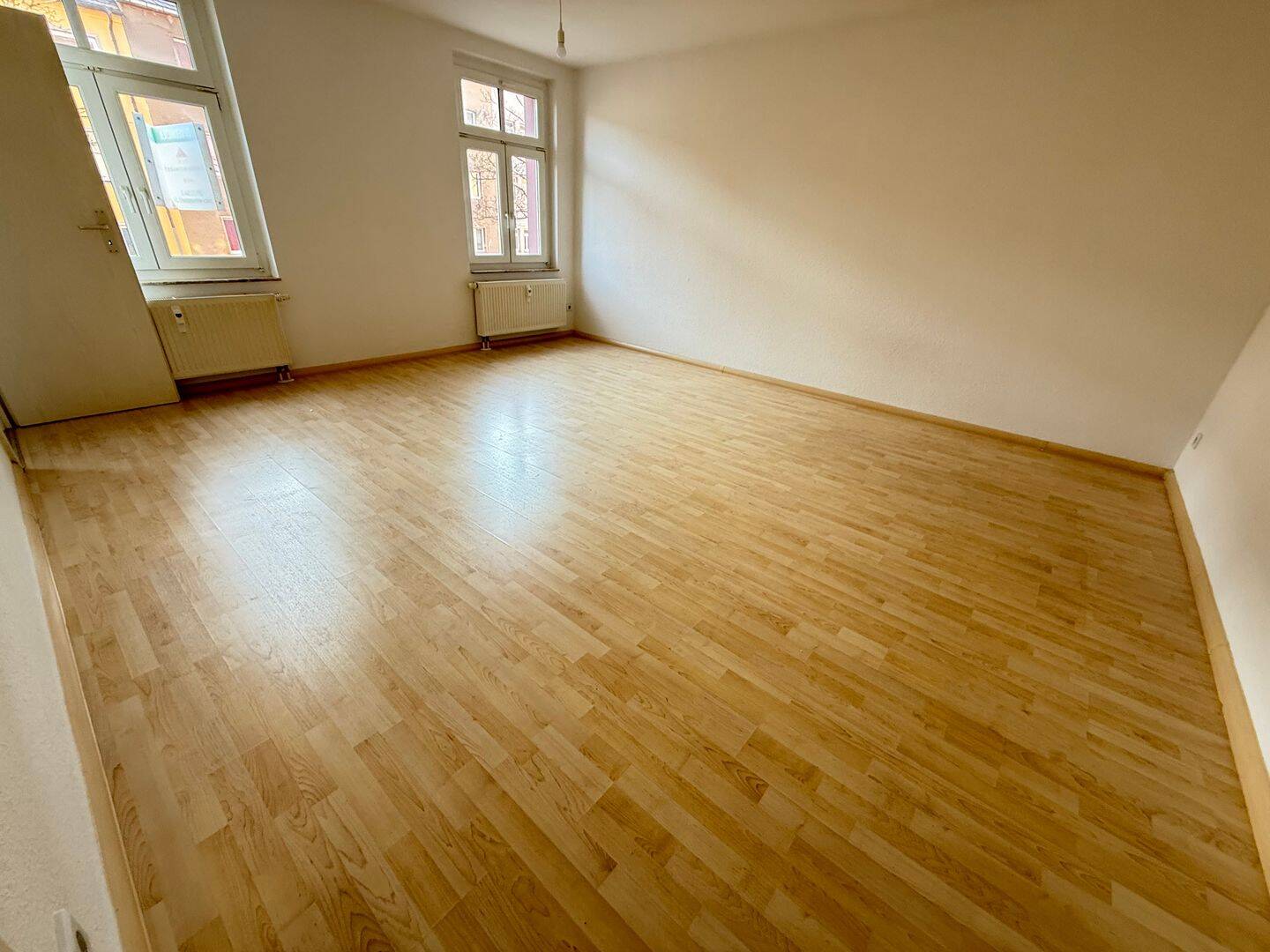 Nachmieter gesucht ! inkl. EBK / im 1. OG mit Laminat- Bad mit Wanne** – Chemnitz – Vorschaubild 4