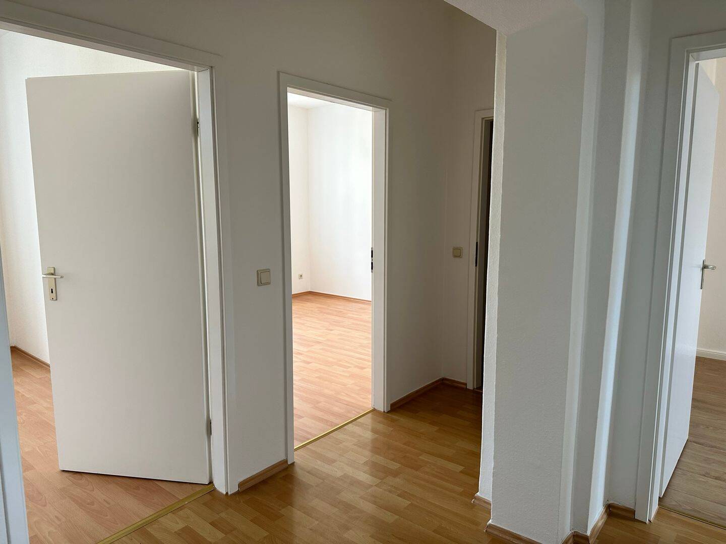 +++Süße 2-Zi.-Whg. mit neuer Einbauküche in Traumlage direkt an der Elbe+++ – Magdeburg – Vorschaubild 3