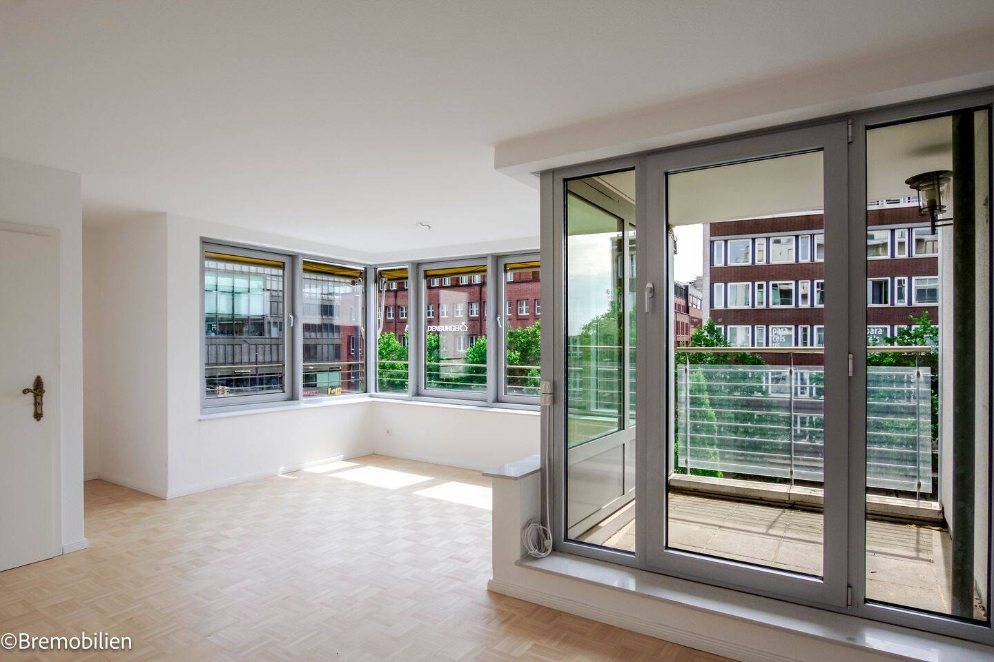 Exklusives Wohnen an der Weser – Citywohnung mit Weserblick im Herzen der Bremer Altstadt – 28195 Bremen – Vorschaubild 3