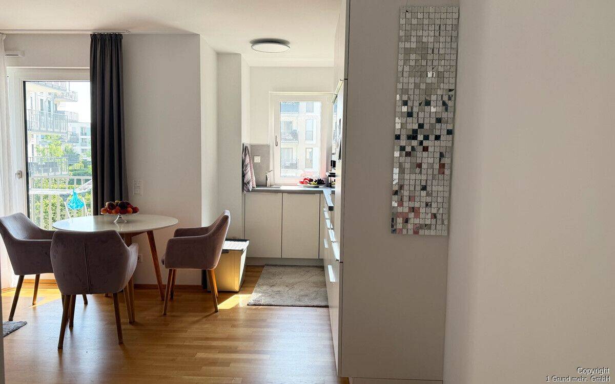 Neuwertige, helle 2-Zimmerwohnung mit tollem Grundriss und großem Balkon im Paosopark – 81243 München – Vorschaubild 3