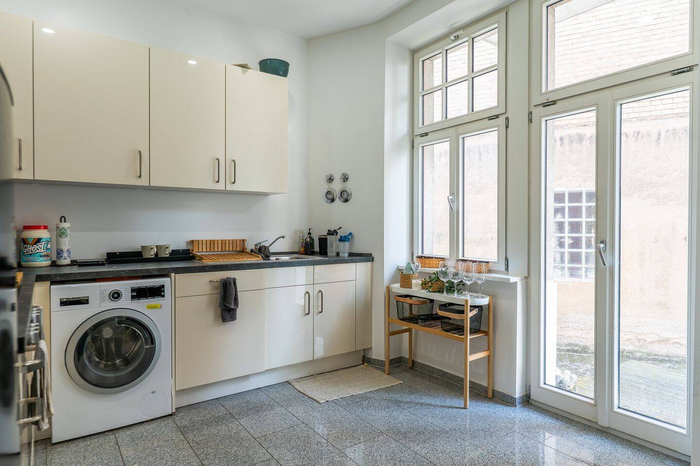 Großzügige Zwei-Zimmer-Wohnung mit Terrasse in Stuttgart-Ost – 70190 Stuttgart – Vorschaubild 3