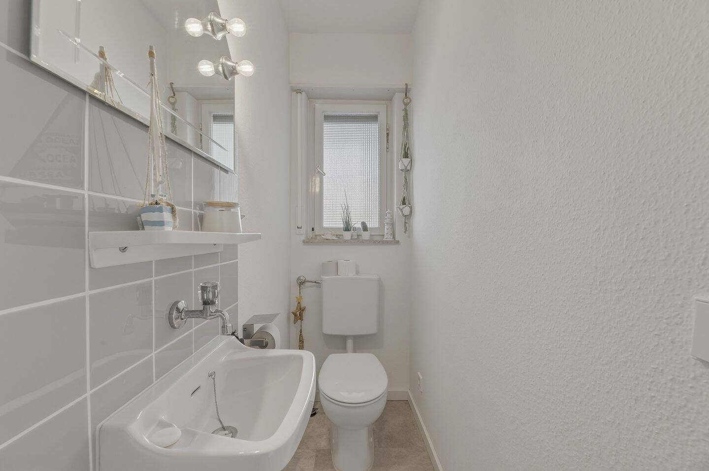 Charmante 2-Zimmer-Wohnung mit Südterrasse, Balkon mit Weitblick und Einzelgarage in Halbhöhenlage – 70186 Stuttgart – Vorschaubild 6