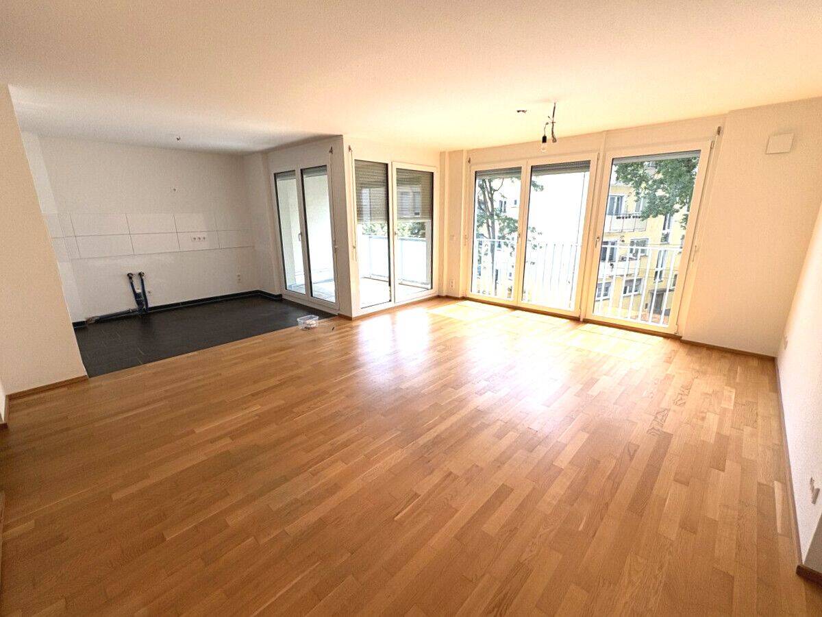 Lage, Lage, Hölderlinplatz! 4-Zimmer-Wohnung mit Neubau-Standard – 70193 Stuttgart – Vorschaubild 3