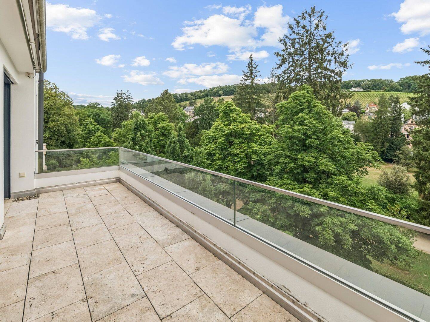 Wiesbaden-Nerotal: Exklusive 4 Zimmer-Eigentumswohnung mit Blick auf den Neroberg – 65193 Wiesbaden – Vorschaubild 3