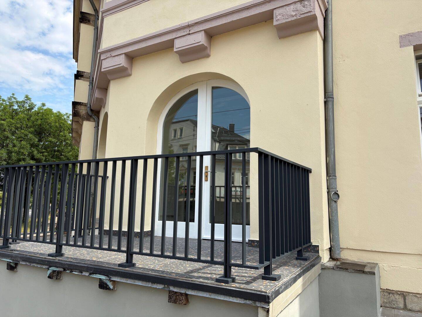 * modernisierte und schöne 4 Raumwohnung in beliebter Lage * – 1189 Dresden – Vorschaubild 5