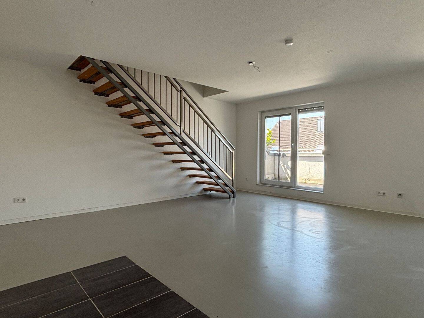 Moderne 2 Zimmer Wohnung auf zwei Etagen mit Balkon! – 51147 Köln – Vorschaubild 3