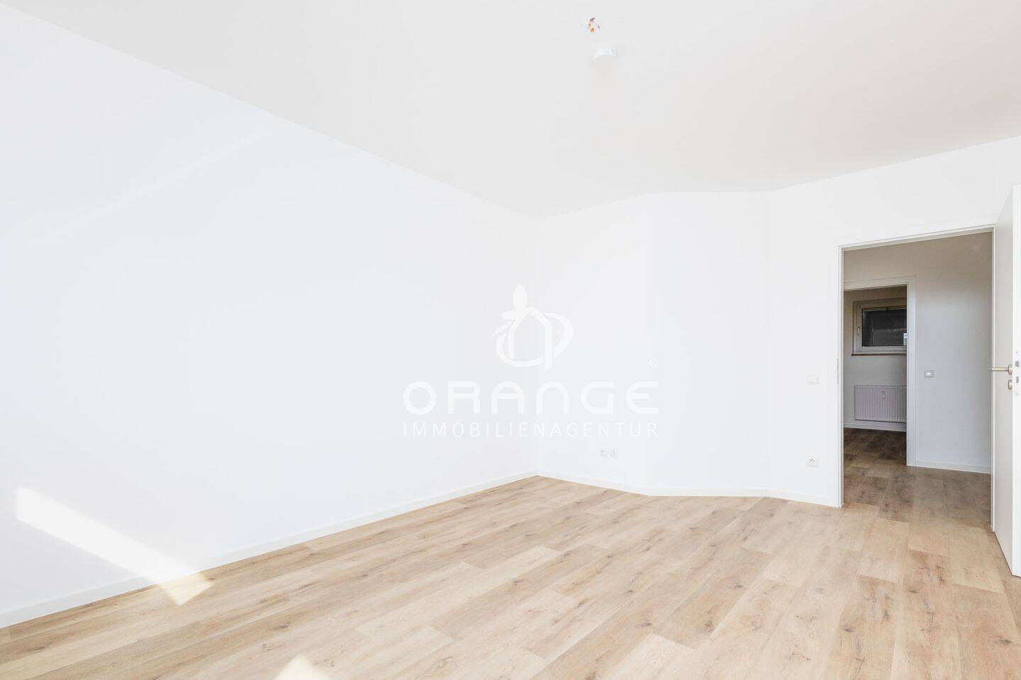 ***Bezugsfreie 3-Zimmer Wohnung zur Miete! Hanglage mit Blick in die Natur*** – 93138 Lappersdorf – Vorschaubild 3