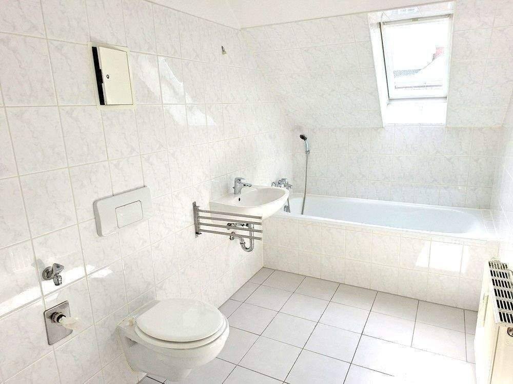 !! UNI-Nähe, 2-Raum-Dachgeschosswohnung mit Laminat !! – Chemnitz – Vorschaubild 3