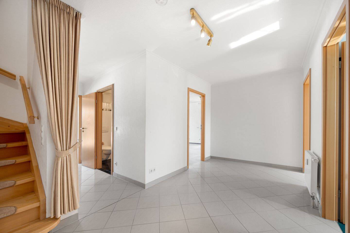 Penthouse-Charakter trifft auf Komfort mit Dachterrasse, Aufzug und TG-Stellplatz – 22417 Hamburg – Vorschaubild 3