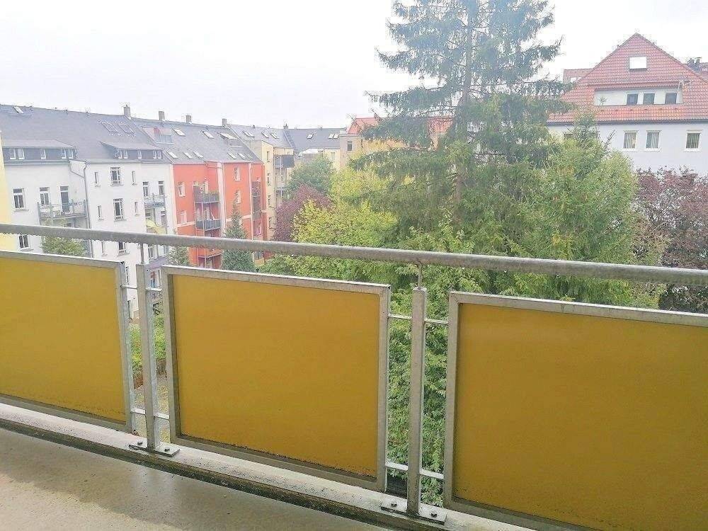 !! 3-Zimmer-Wohnung mit Fußbodenheizung, Balkon, PKW-Stellplatz in ruhiger Nebenstraße !! – Chemnitz – Vorschaubild 3