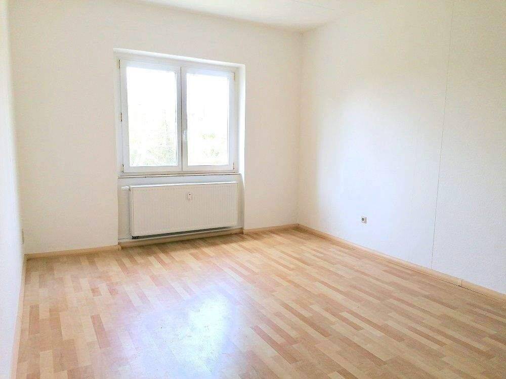 !! 4-Zimmer-Wohnung mit Balkon, Laminat und Parkett !! – Chemnitz – Vorschaubild 5