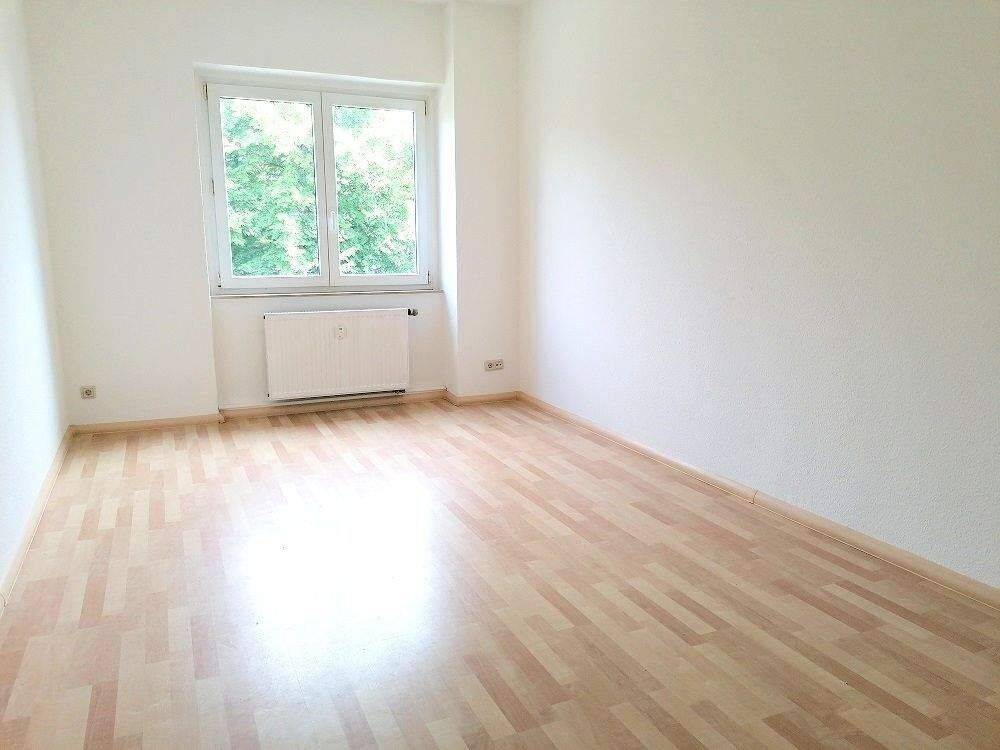 !! 4-Zimmer-Wohnung mit Balkon, Laminat und Parkett !! – Chemnitz – Vorschaubild 7