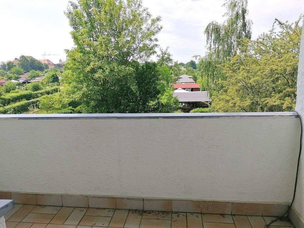 !! 4-Zimmer-Wohnung mit Balkon, Laminat und Parkett !! – Chemnitz – Vorschaubild 9