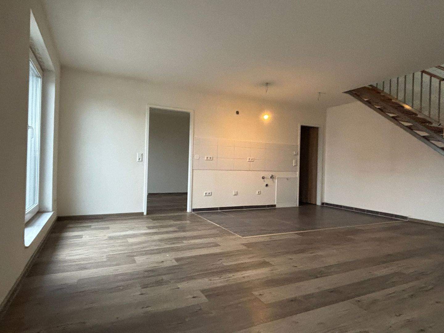 Grosszügige 3-4-Zimmer-Wohnung mit Balkon in Köln – 51147 Köln – Vorschaubild 3