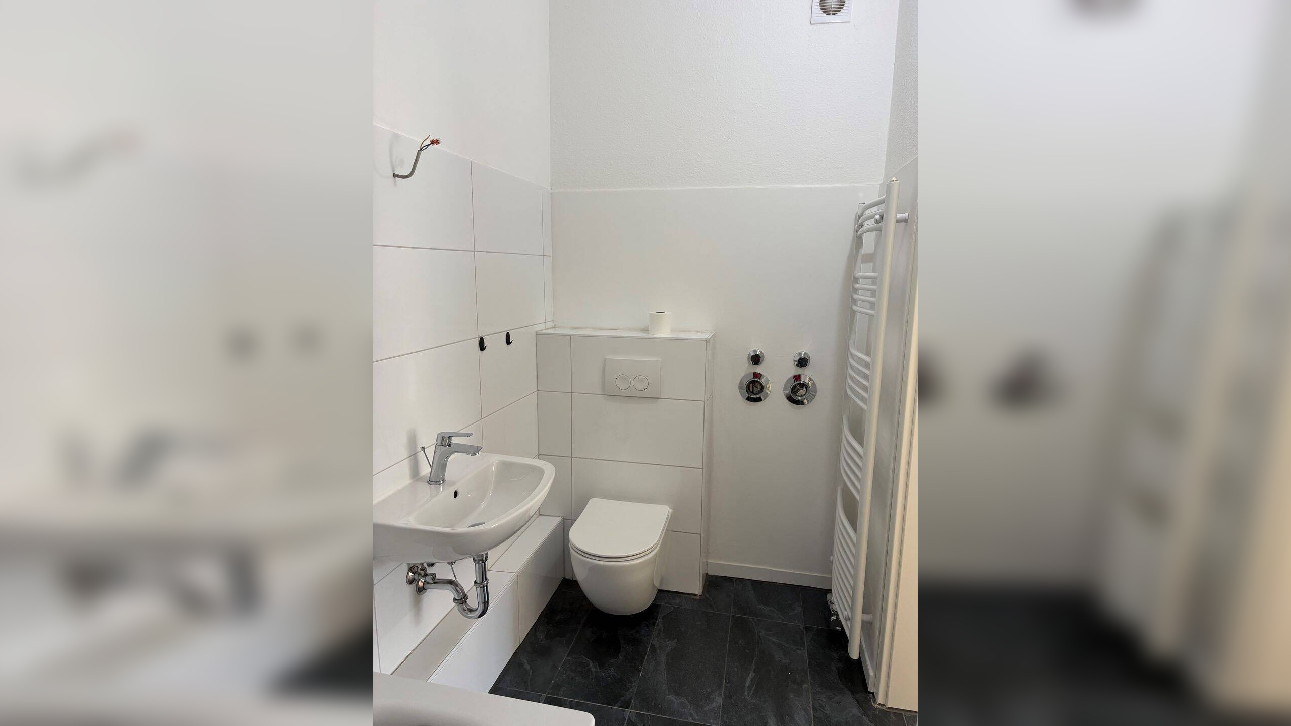 * modernisierte und schöne 2 Raumwohnung mit Einbauküche * – 1189 Dresden – Vorschaubild 3