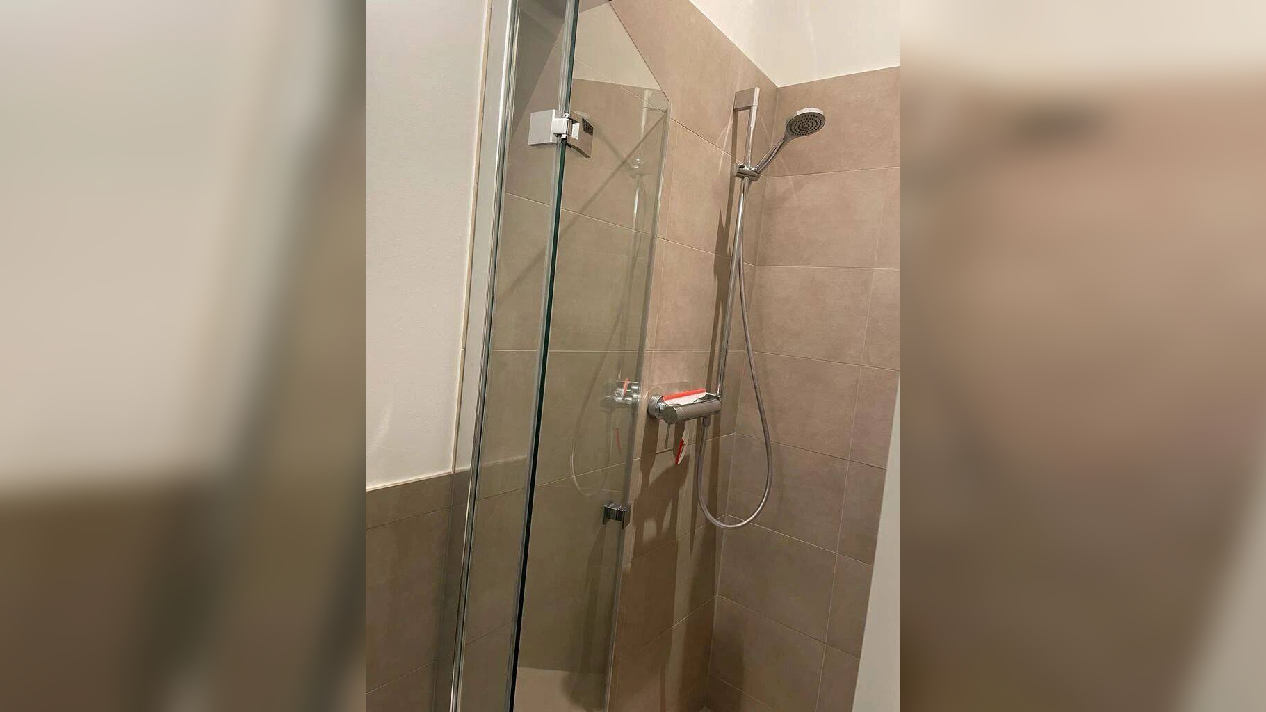 Modernes 1-Zimmer Appartement mit Terrasse im Innenhof – 50825 Köln – Vorschaubild 3