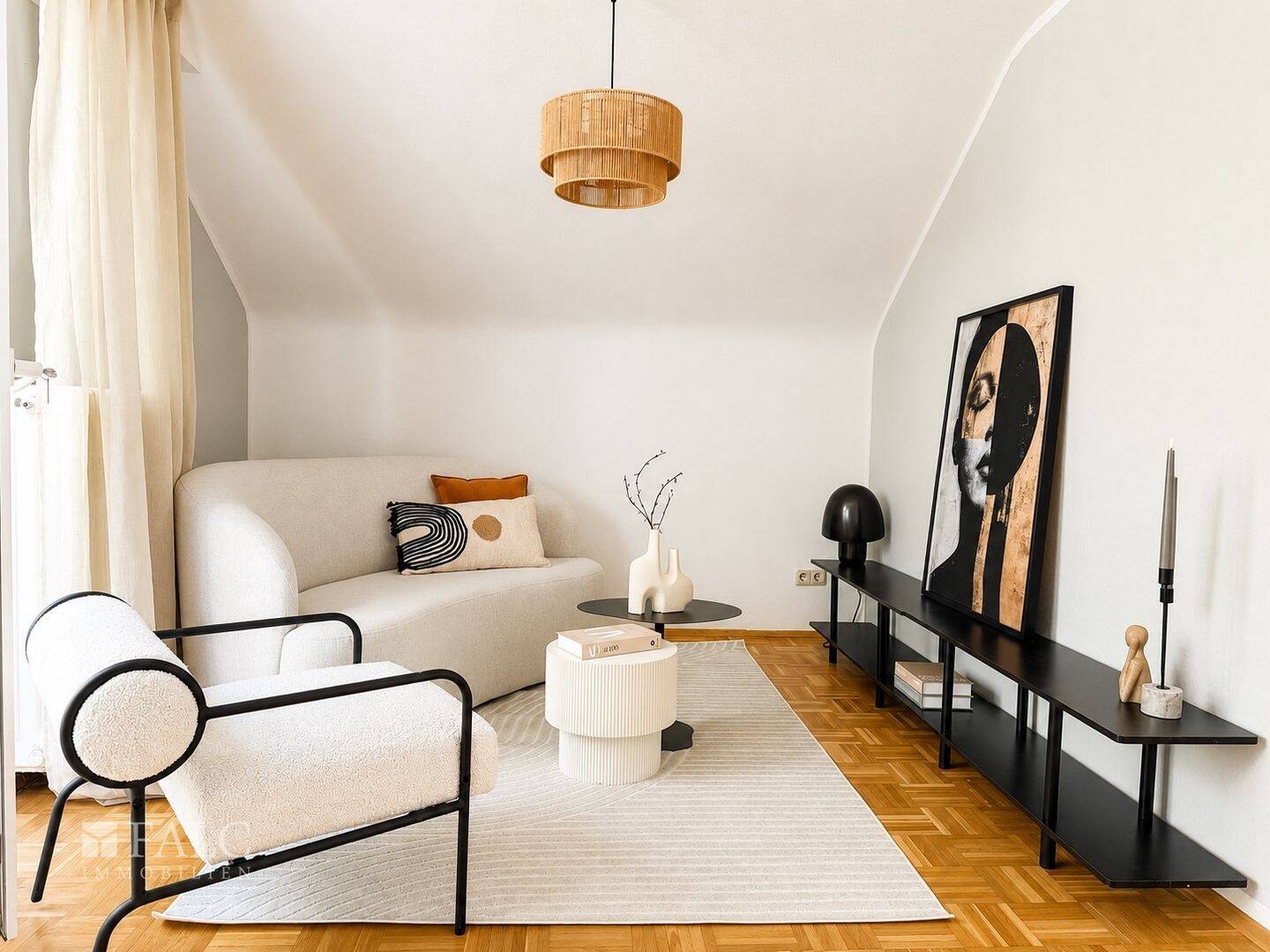 Charmante 2,5-Zimmer-Dachgeschosswohnung mit Balkon und Stellplatz in Essen-Bergerhausen – 45136 Essen – Vorschaubild 3