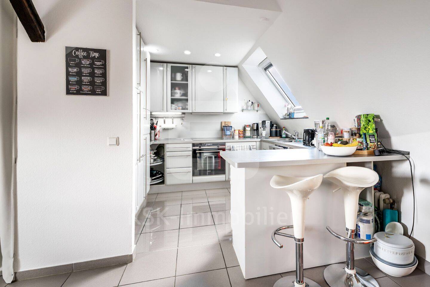 Exklusive Maisonette-DG-Wohnung mit sonniger Terrasse in begehrter Wohnlage. – 50937 Köln – Vorschaubild 4