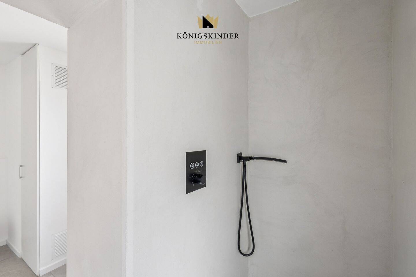 ** Altbau neu gedacht – Kernsanierte 2-Zimmer-Wohnung zum Wohlfühlen ** – 70178 Stuttgart – Vorschaubild 3