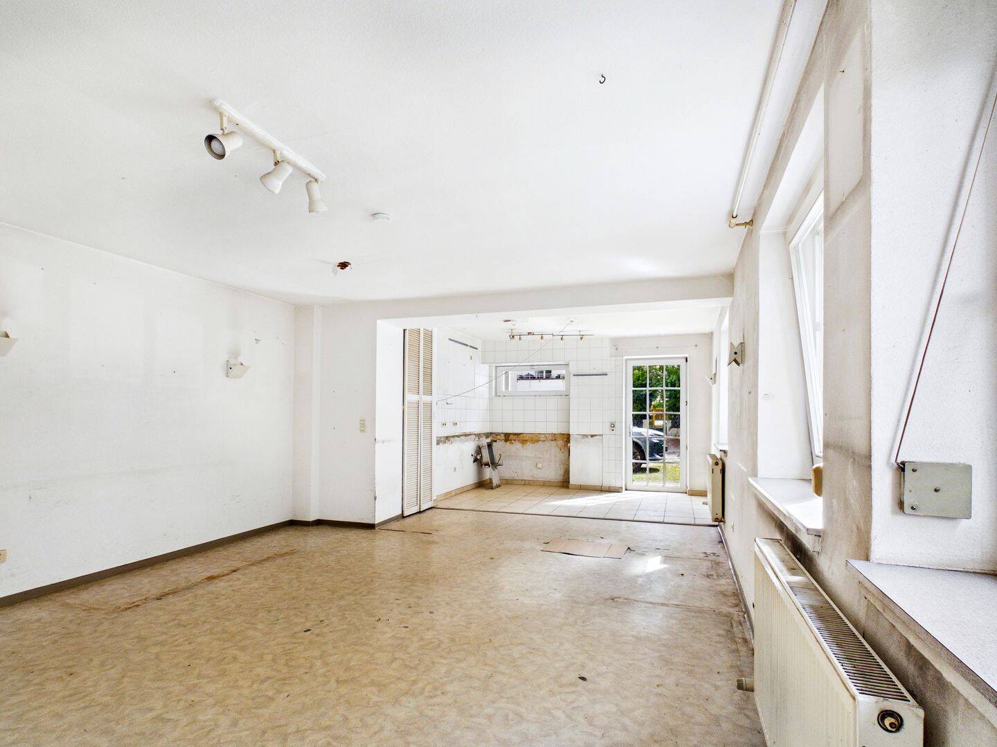 Barrierefrei im Lehen! 3-Zimmer-Wohnung zum Selbstgestalten mit zwei Parkplätzen in Stuttgart-Süd – 70180 Stuttgart – Vorschaubild 3