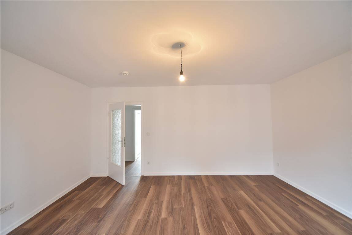 Renoviert! Geräumige 3-Zi-Altbau-Whg mit Balkon in Oberhausen – 46045 Oberhausen – Vorschaubild 3