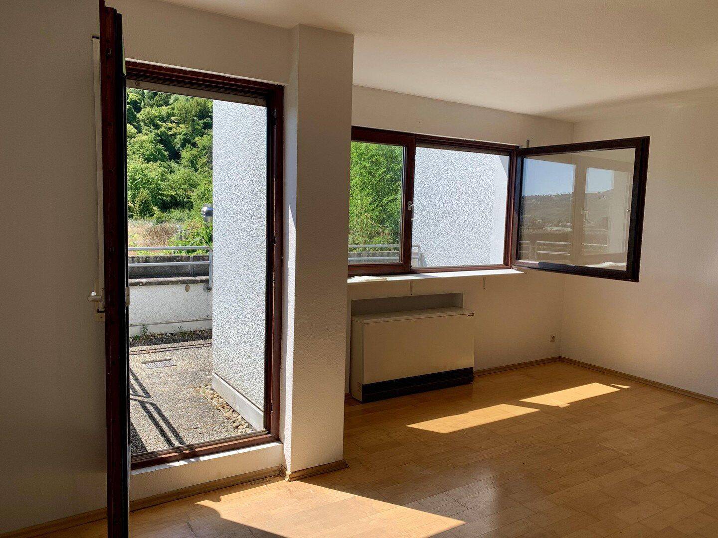 Großzügige 1-Zimmer-Wohnung mit großem Balkon und traumhaften Blick auf die Weinberge – 70327 Stuttgart – Vorschaubild 3