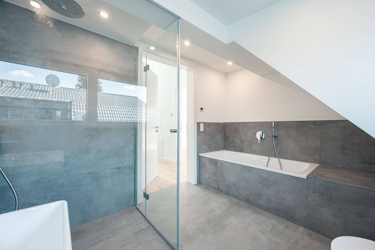 Lichtdurchfluteter Luxus im Dachgeschoss: Großzügiges 3-Zimmer-Penthouse – sofort beziehbar! – 81739 München – Vorschaubild 5