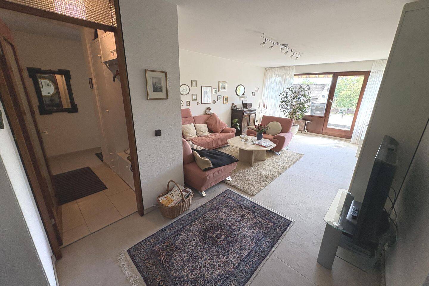 4 ½-Zi.-ETW in 2. OG mit Südbalkon und TG-Stellplatz – 70619 Stuttgart – Vorschaubild 3