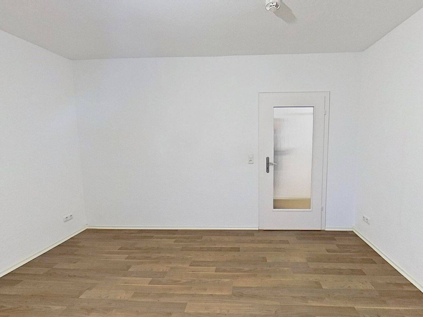 Geräumige 3-Zimmer-Wohnung mit BALKON und Tageslichtbad – 33649 Bielefeld – Vorschaubild 3