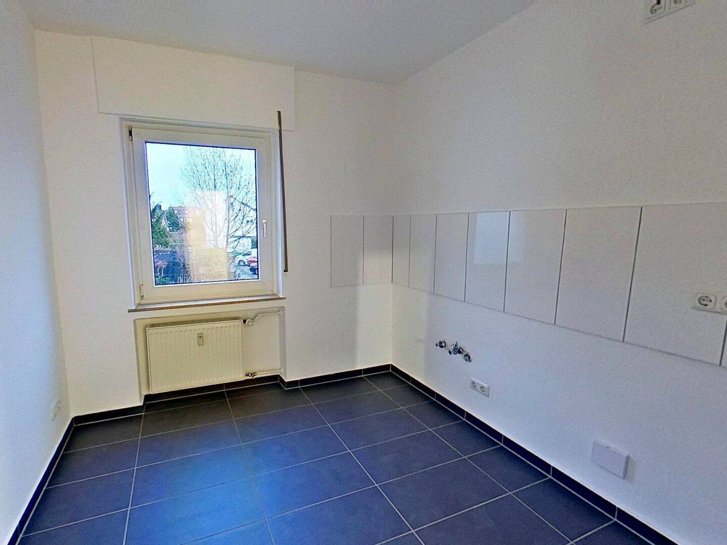 Geräumige 3-Zimmer-Wohnung mit BALKON und Tageslichtbad – 33649 Bielefeld – Vorschaubild 4