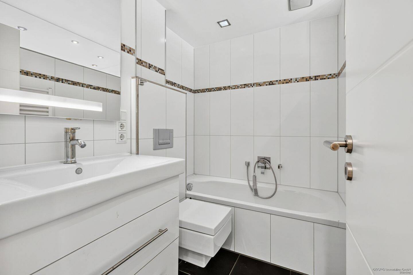 GEORGI: Moderne Maisonette-Wohnung mit zwei Balkonen & Homeoffice in Pasing – 81241 München – Vorschaubild 3