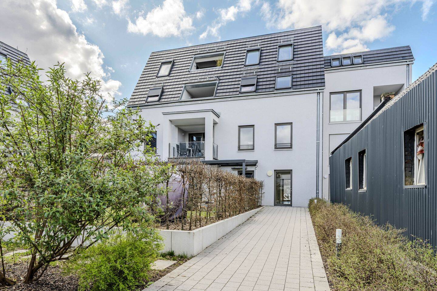 Junges Baujahr, starke Perspektiven: Hochwertige 2-Zimmer-Wohnung – 70435 Stuttgart – Vorschaubild 4
