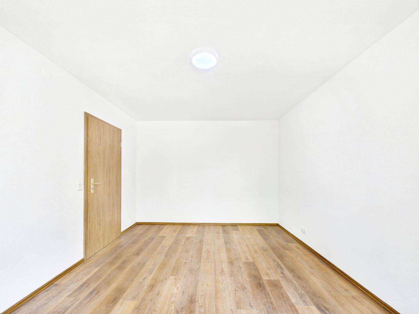 Bad Cannstatt mal anders: 3-Zimmer Wohnung mit Terrasse und außergewöhnlichem Gewölbekeller – 70376 Stuttgart – Vorschaubild 6