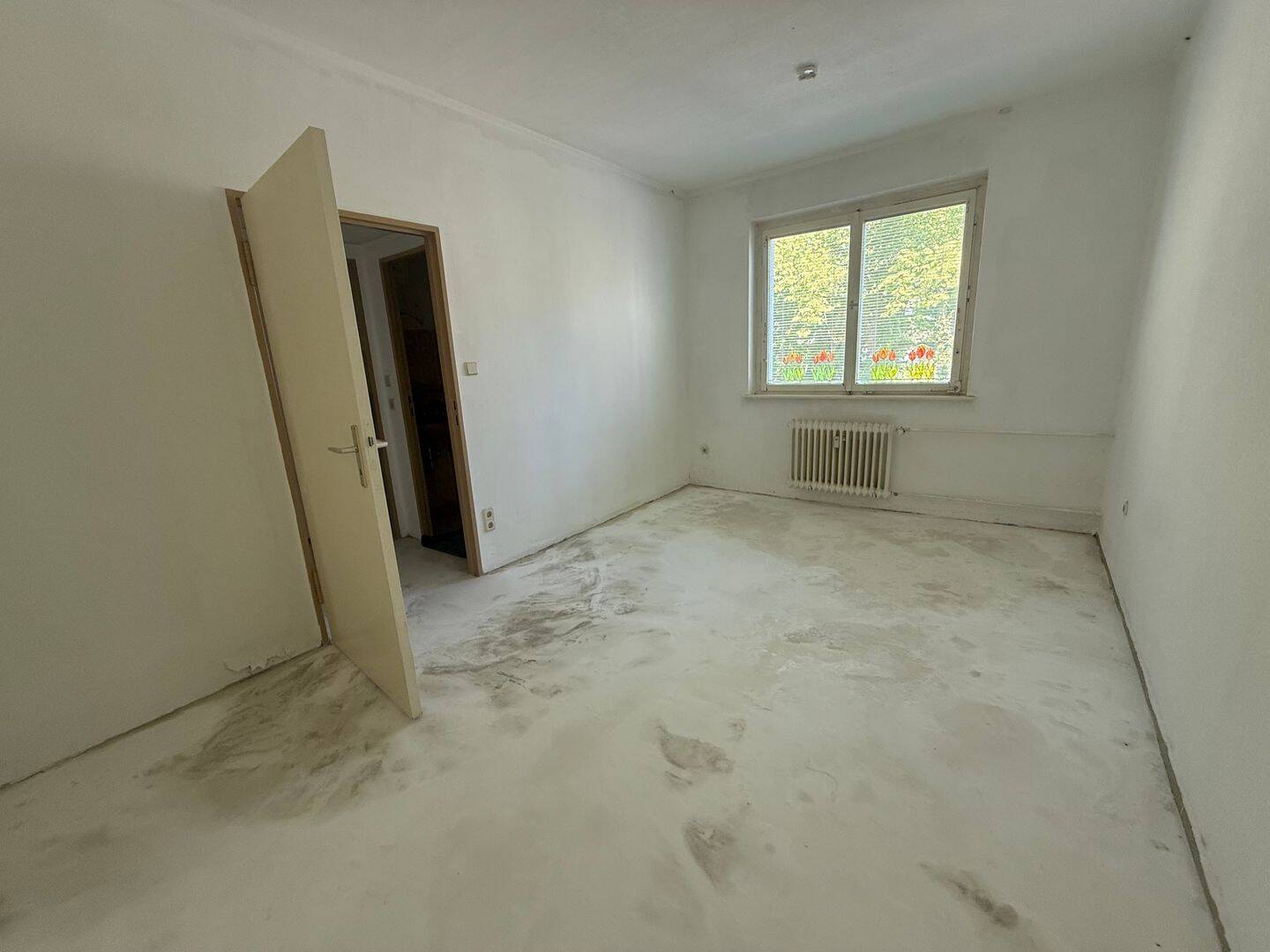 Bezugsfreie 2 Zimmer mit West-Balkon in grüner Lage mit intelligentem Grundriss I Sanierungsbedarf – 13587 Berlin – Vorschaubild 3