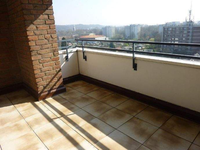 Mörsenbroich-Nähe Zoopark: schicke 2 Zi.Whg. 68 m², neues Bad, EBK , gr.Sonnenbalkon,Lift, TG-Stellplatz – 40470 Düsseldorf – Vorschaubild 3