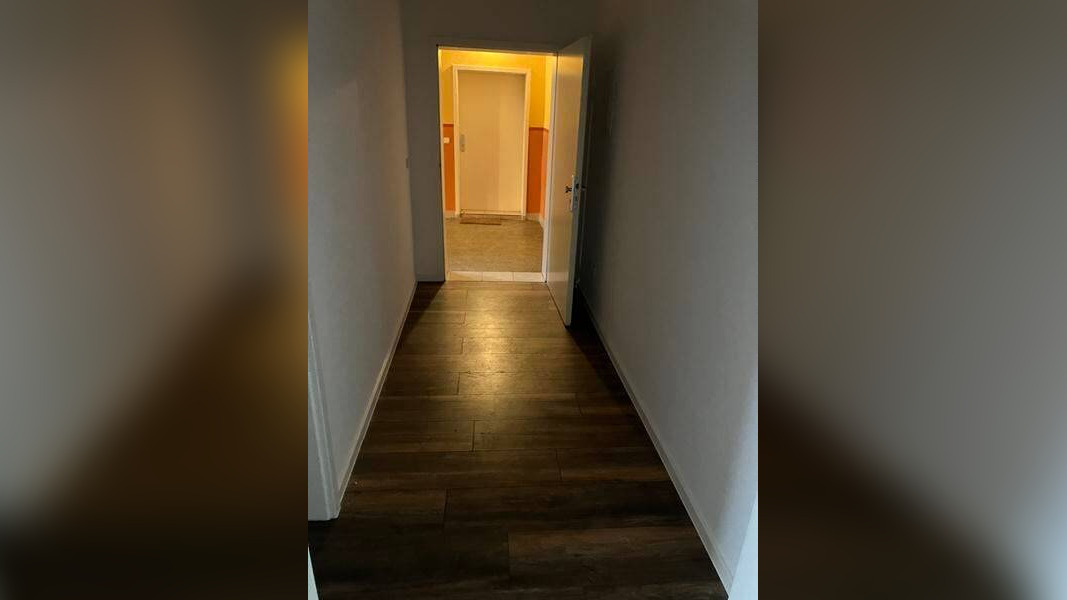 Helle 2-Zimmer mit EBK, neuem Laminat und Dusche in zentraler Lage! – Chemnitz – Vorschaubild 7